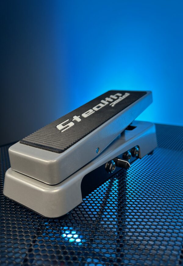 IK Multimedia Stealth Pedal