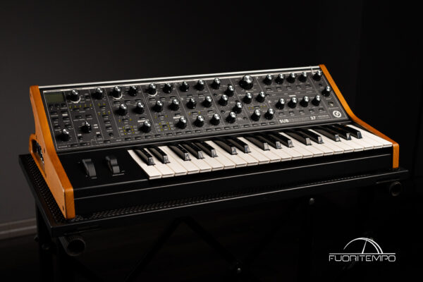 MOOG Subsequent 37 + Deck Saver