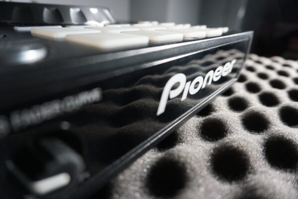 Pioner DDJ-SX2 console