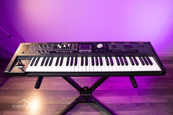 ROLAND VR09 V-COMBO ORGAN KEYBOARD