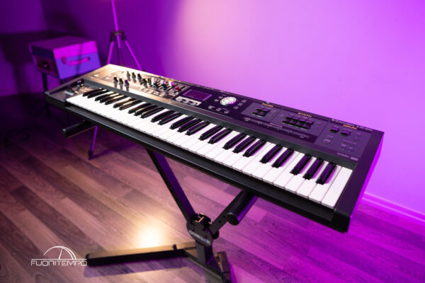 ROLAND VR09 V-COMBO ORGAN KEYBOARD