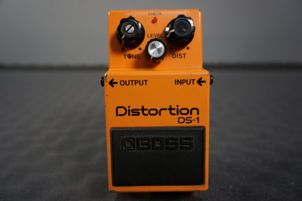 BOSS DISTORTION DS-1