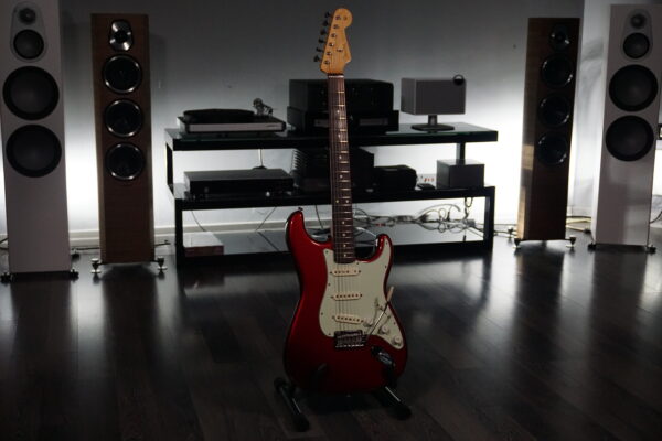 FENDER Classic Player '60s Stratocaster PF 3C Candy Apple Red