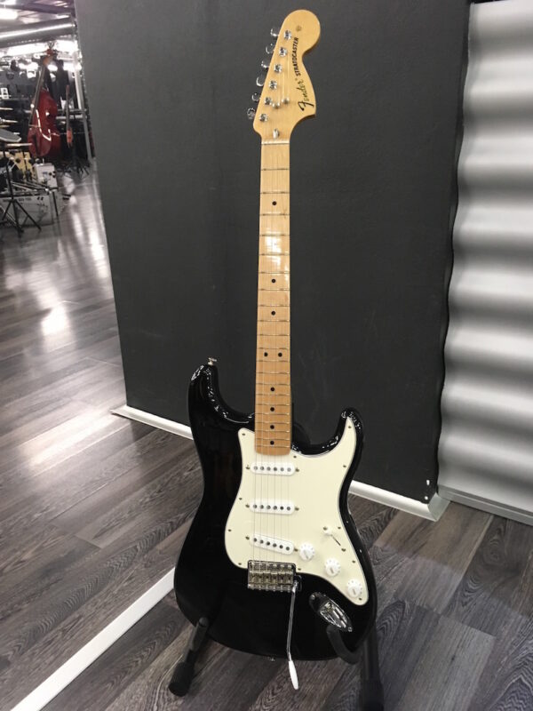 FENDER STRATOCASTER CLASSIC 70