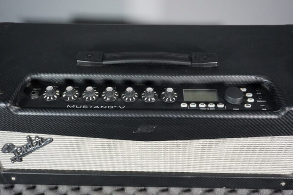 Fender Mustang V amplificatore