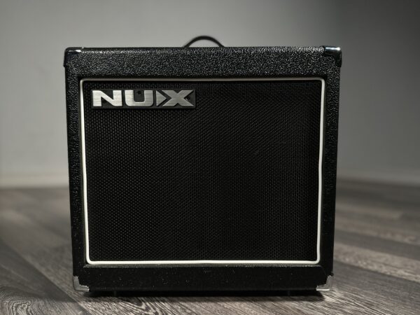 Nux Mighty 15 Se