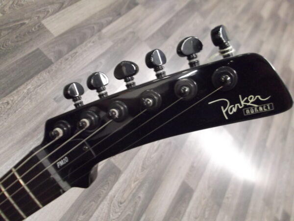 PARKER PM 10 CHITARRA ELETTRICA NERA