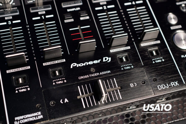 Pioneer DDJ-RX Console Dj