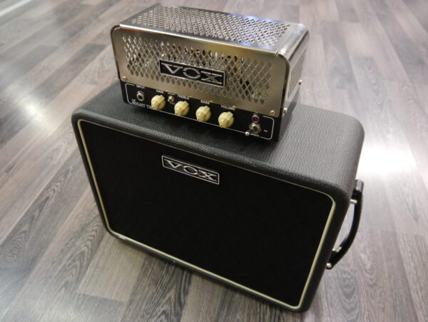 VOX LITTLE NIGHT TRAIN + CABINET 1 X10"